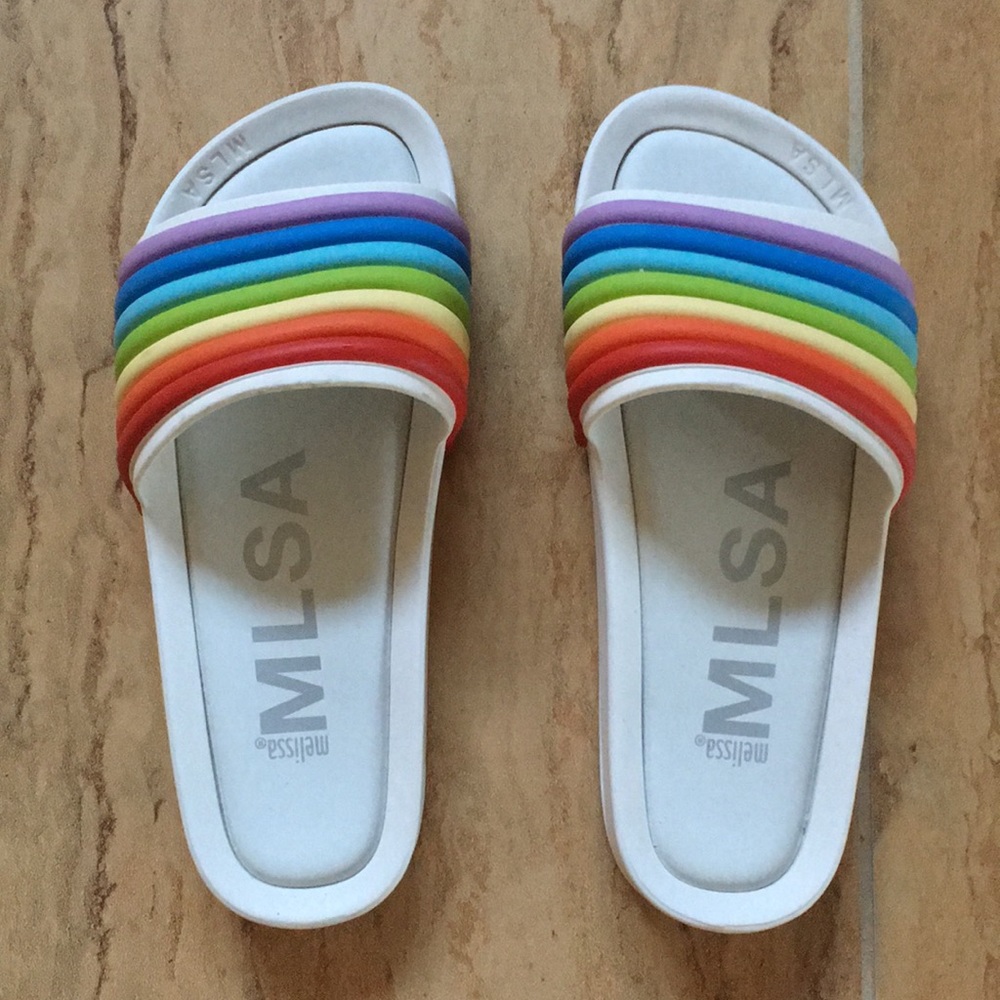 NIB /NEW MELISSA WHITE RAINBOW 🌈 SLIDES